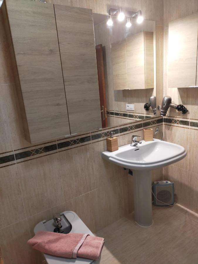 Estudio Tipo Loft En El Centro De Mugardos Luaran gambar